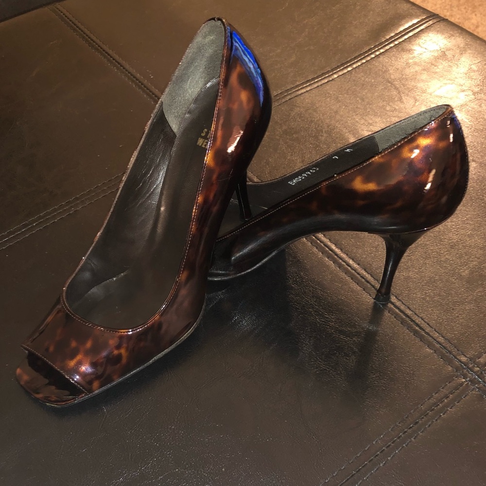 Size 9 Stuart Weitzman Leather Tortoise Heels